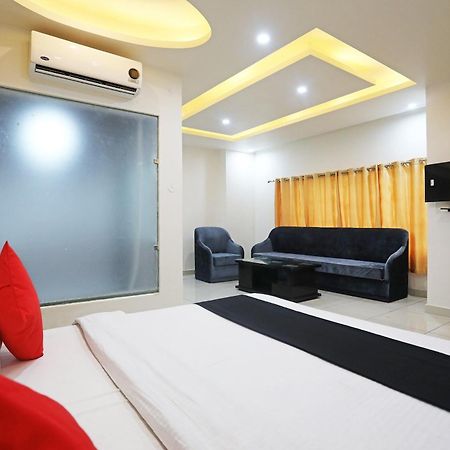 Live On Mrt736 Hotel มีรัท ภายนอก รูปภาพ