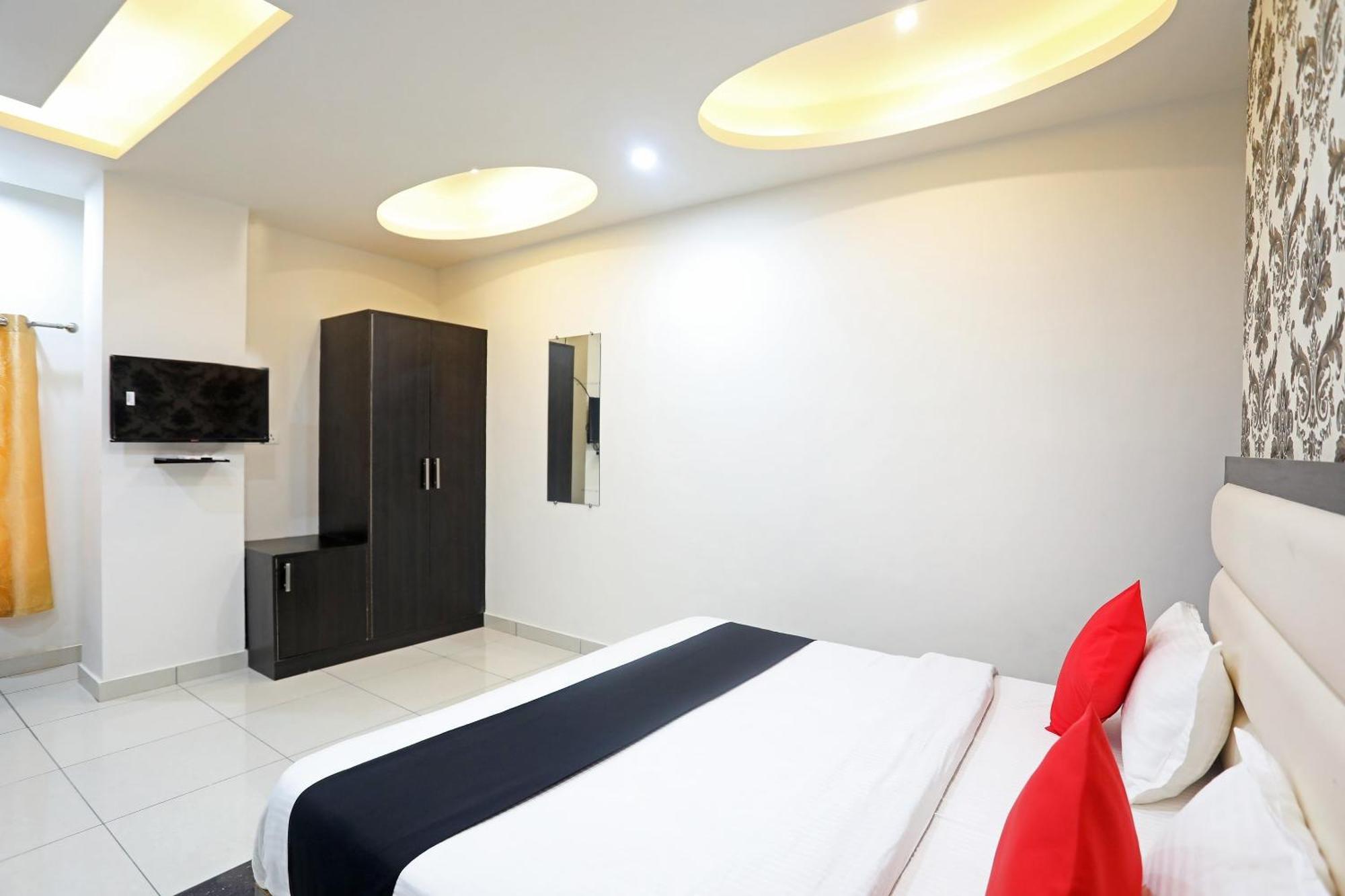 Live On Mrt736 Hotel มีรัท ภายนอก รูปภาพ