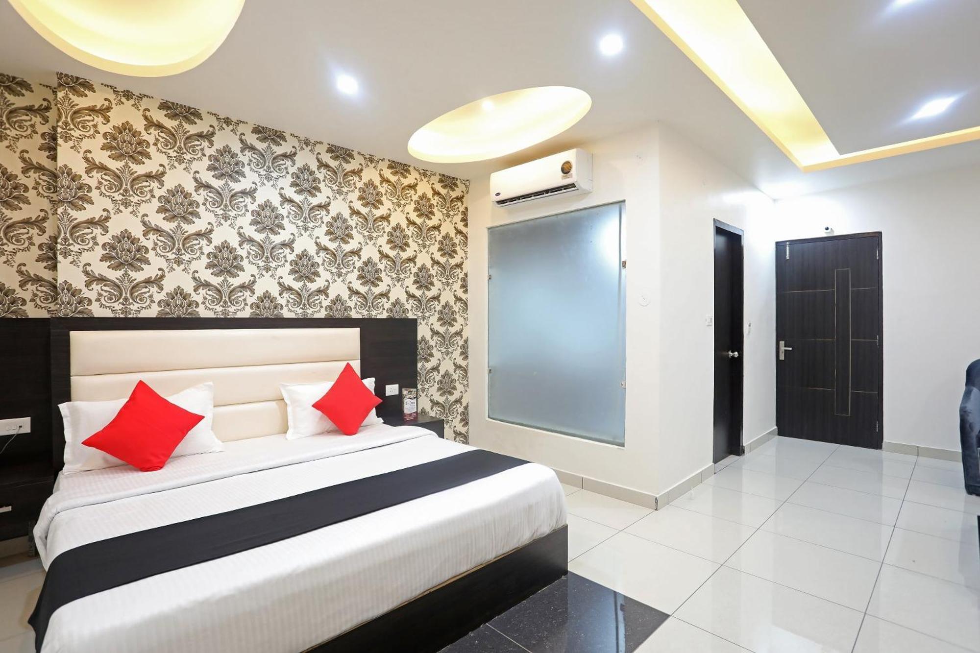 Live On Mrt736 Hotel มีรัท ภายนอก รูปภาพ